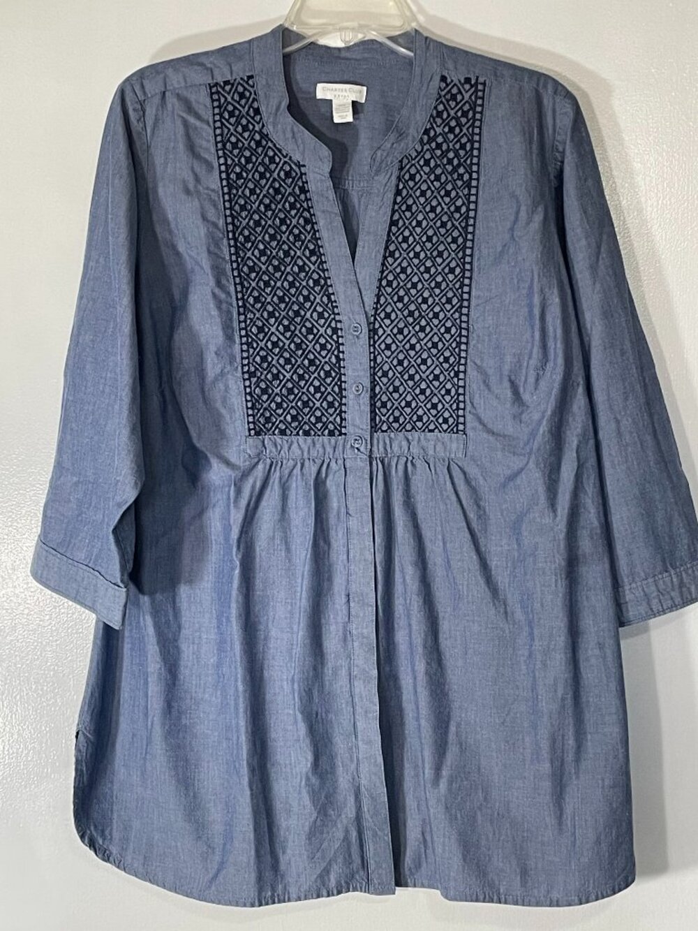 Charter Club Women’s Blue Denim Embroidered V‑Neck Top Size 20W Excellent